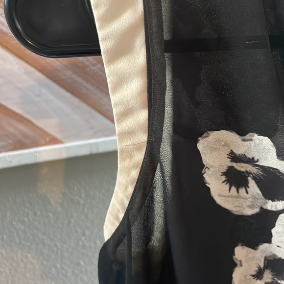Ellen Tracy sheer floral top size small - Picture 4 of 9